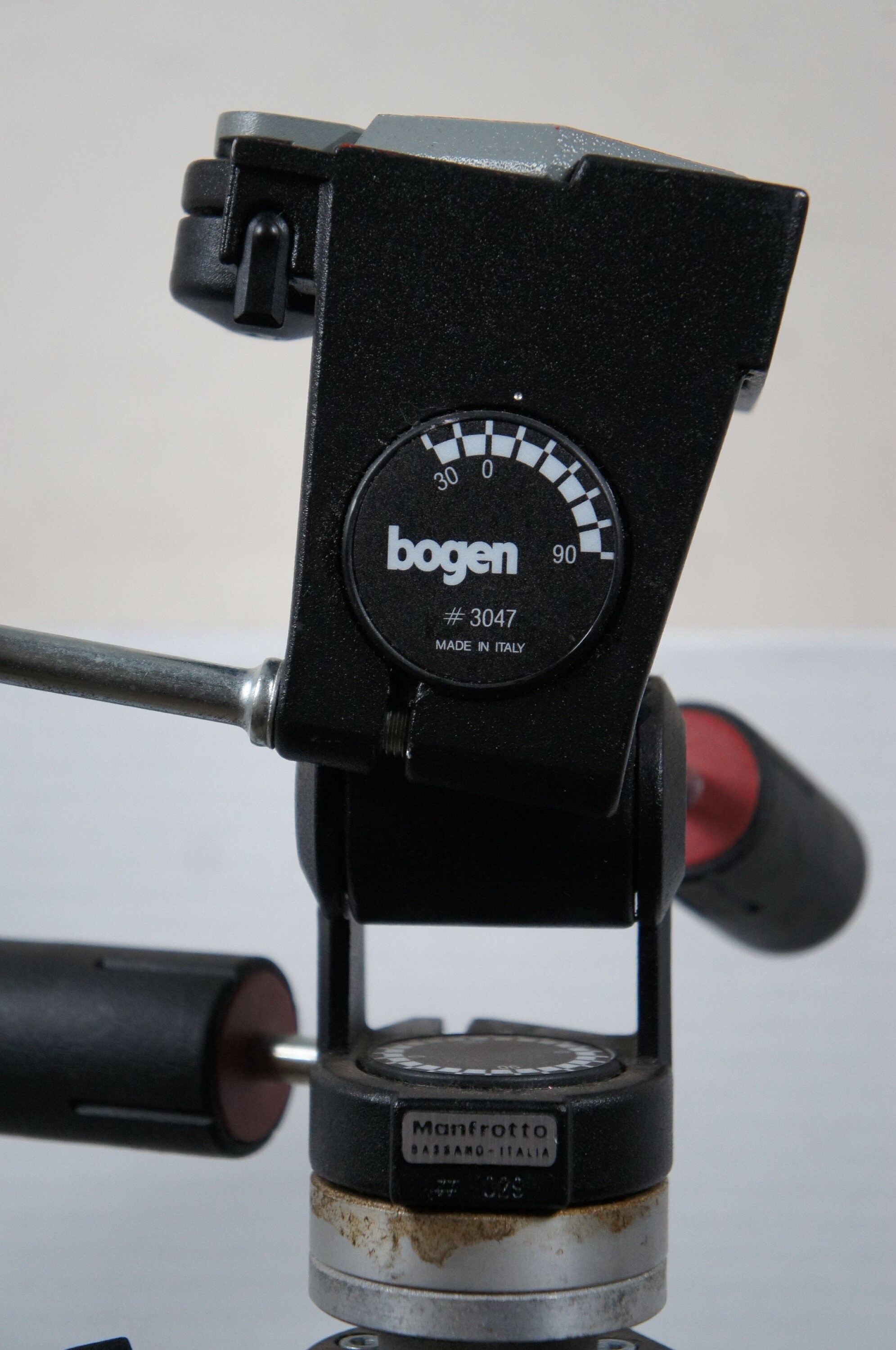 Manfrotto (Bogen)　三脚 BogenTripod-1_cbe7b65b-0cd3-