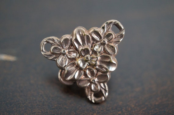 Stunning Triangular Molded Flower Screw Back Earr… - image 9