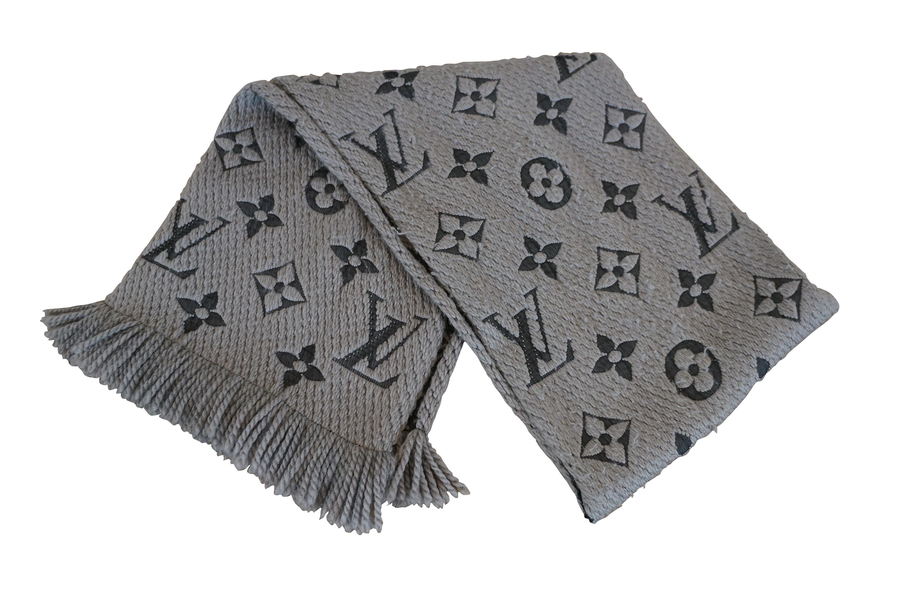 Louis Vuitton LV Logomania Monogram Gray 94% Wool Silk Scarf Shawl