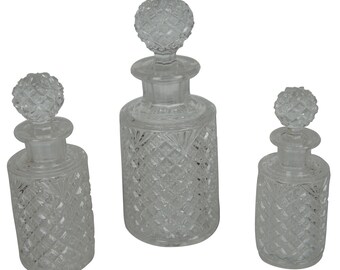 3 Vidrio prensado antiguo Botica Decantadores Licor Vino Perfume Vanidad Barware