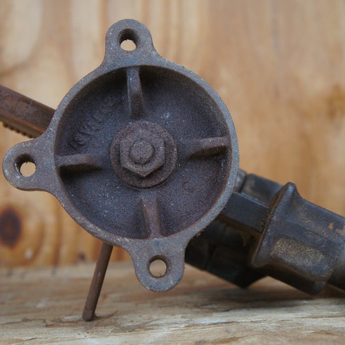 Shops Vintage Craftsman 5502 Swivel Bench Vise Jaw Cast Iron Anvil Sturdy USA Made 11