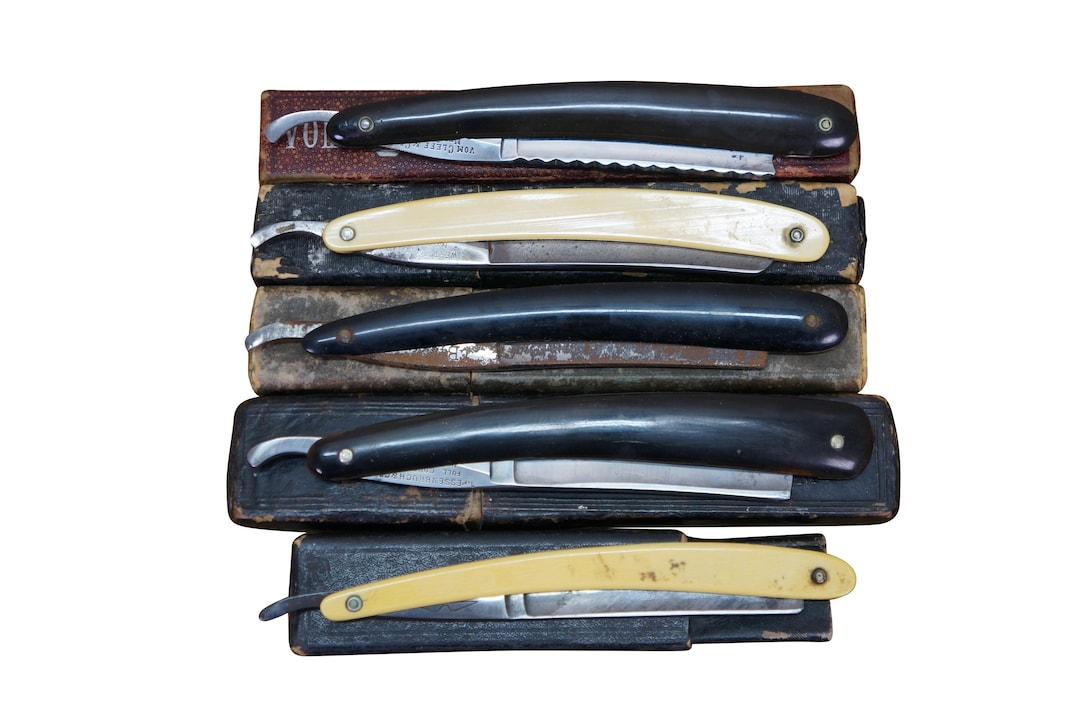Traditional Razor Case Lot of 5 Antique and Vintage Straight Razors & Cases Bengall Vom Cleff ...