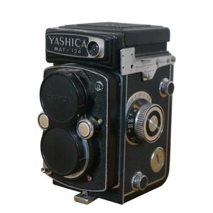 Vintage Yashica Mat-124 Medium Format TLR Film Camera Japan 6"