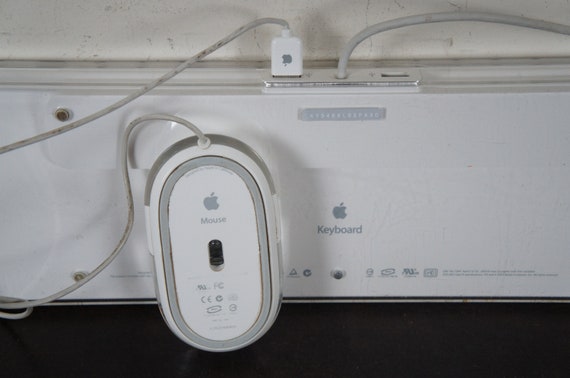 Vintage Apple Lot Power Mac G5 OS X 2 Computer Screens Vintage Apple Lot Power Mac G5 OS X 2 Computer Screens