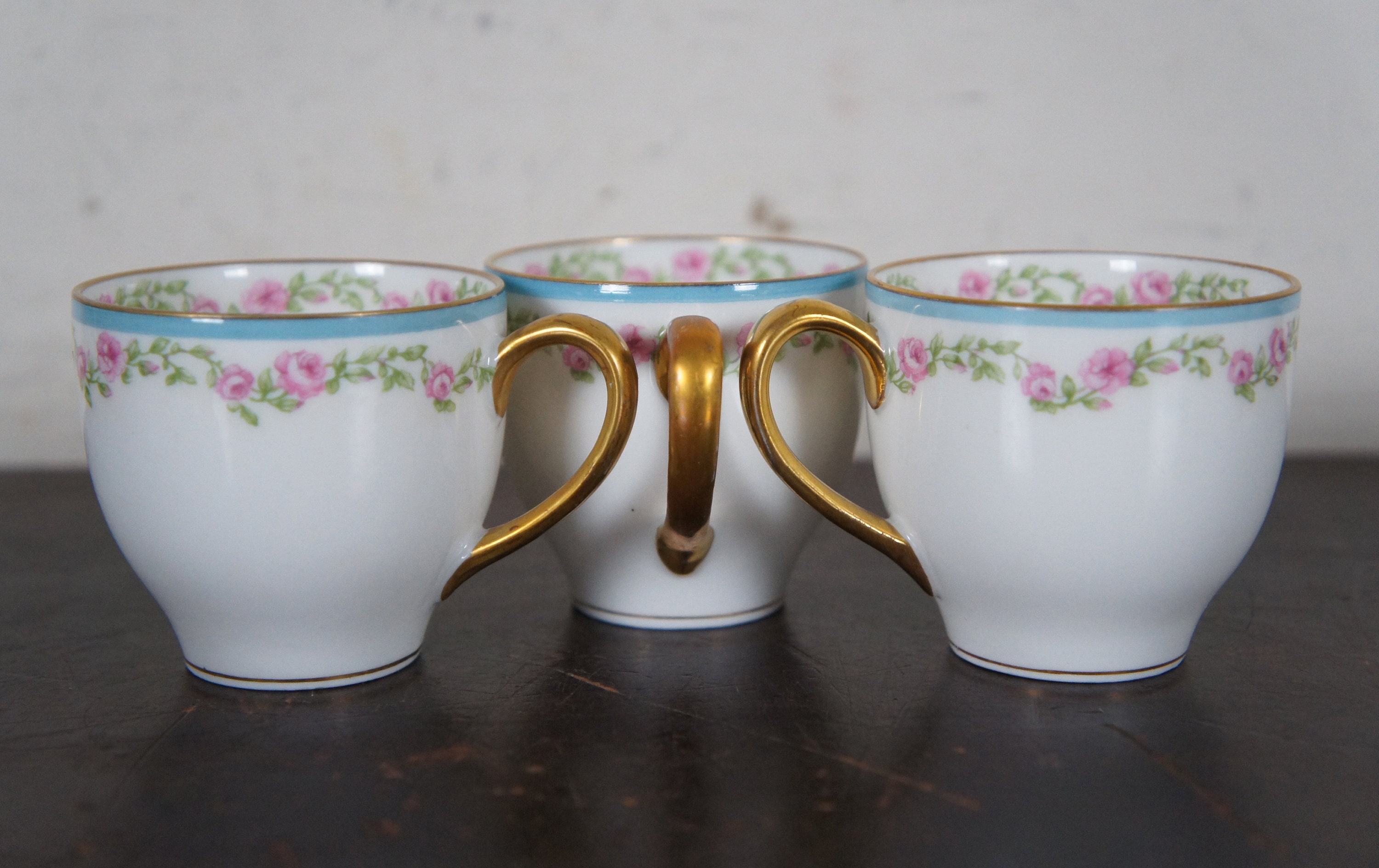ANCIENNE GRANDE TASSE à Thé Chocolat et sa soucoupe en porcelaine GDA