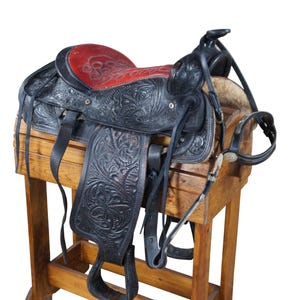 Vintage American Western Black & Red Tooled Leather Embossed 16&quot; Horse Saddle