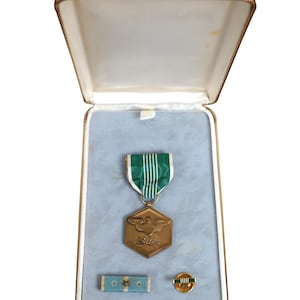 3 Vintage US Military Vietnam Korean Service Merit Medals Lapel Pins w Box