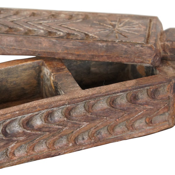 Rosewood Carved Folk Art Swivel Top Box Incense Spice Jewelry Keepsake Trinket