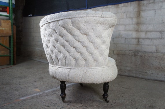 Victorian tufted chair outlet