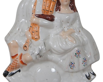 Antigüedad Staffordshire Porcelana Figura Reloj Falso Pareja escocesa