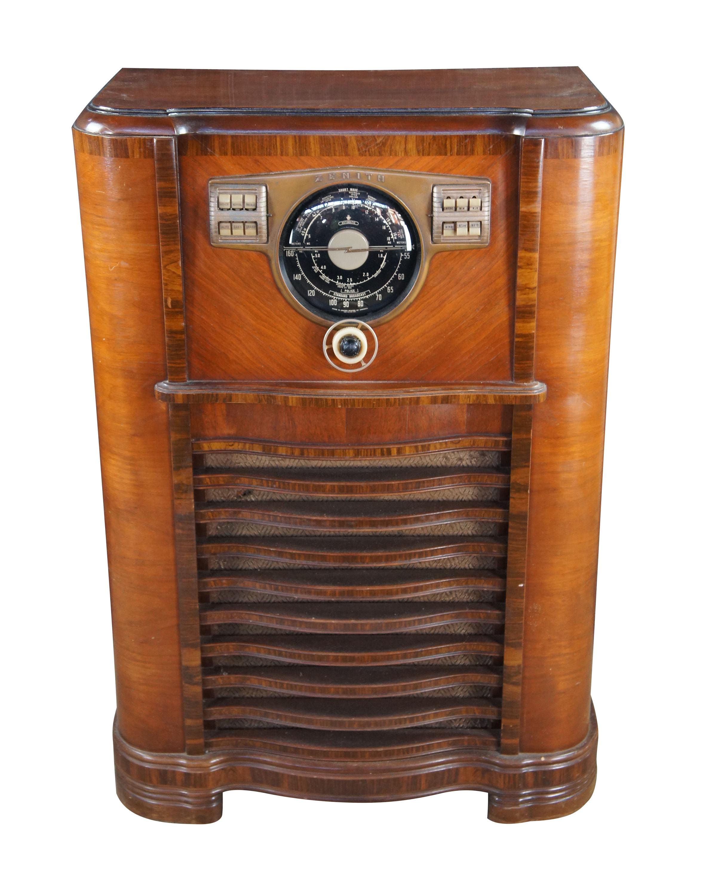1941 Zenith Art Deco Walnut 8S563 Vacuum Tube Floor Radio Console