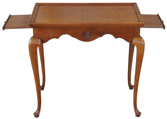 1967 Thomasville Furniture Queen Anne Cherry Side Tea Table Pull