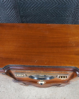 1941 Zenith Art Deco Walnut 8S563 Vacuum Tube Floor Radio Console