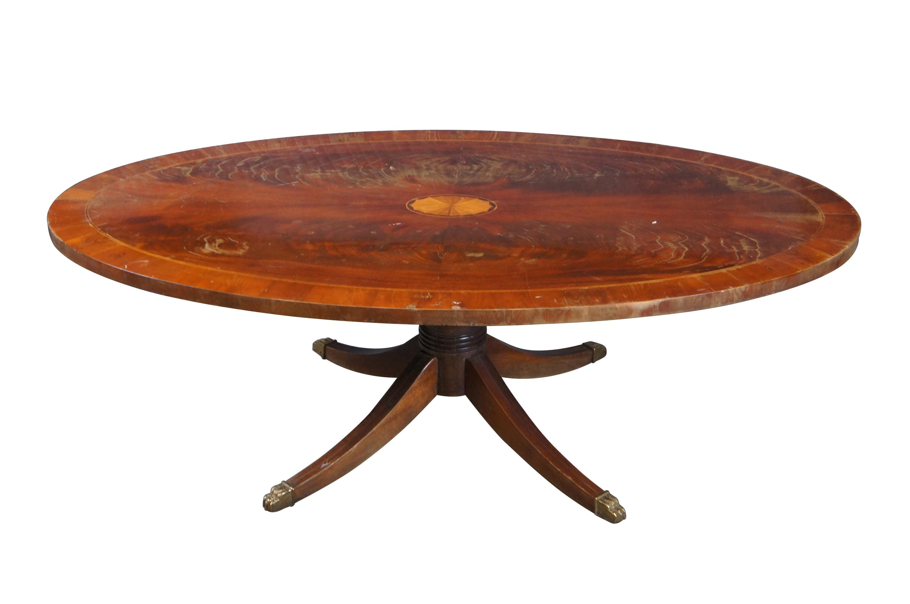 Vintage Hekman Georgian Style Crotch Mahogany Oval Coffee Cocktail