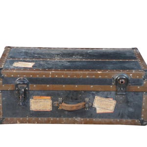 Antique Metal Banded Steamer Trunk Chest Suitcase Luggage Footlocker 32&quot;