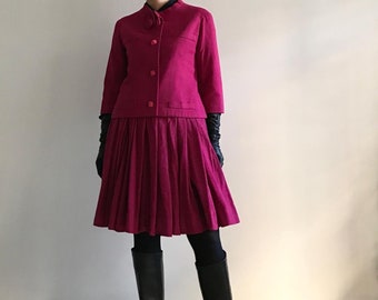 Rare vintage 60s suit in cyclamen pink wool