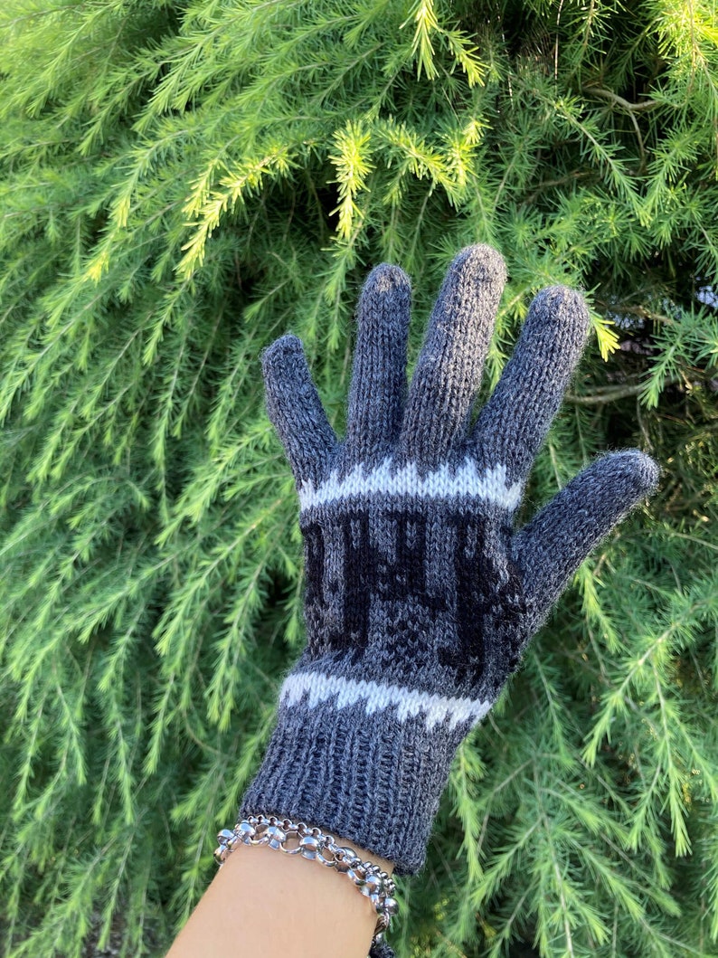 Alpakahandschuhe Qara Handgemachte Alpaka Handschuhe in verschiedene Farben Peru Kuschelig Weich Knit Gloves Alpaka Handarbeit Alpakawolle Hellgrau