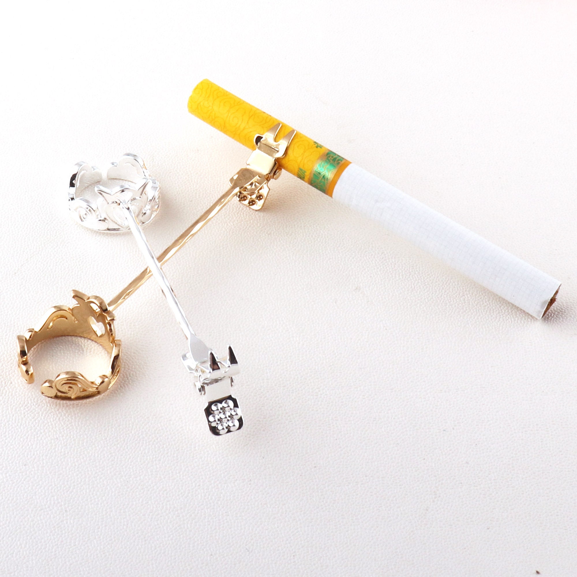 Newcigarette Ring Cigarette Holder Ring Crown Heart Shape Gold/silver  Elegant Smoke Ring Gift for Her Gift for Him Lady Smoker Ring 