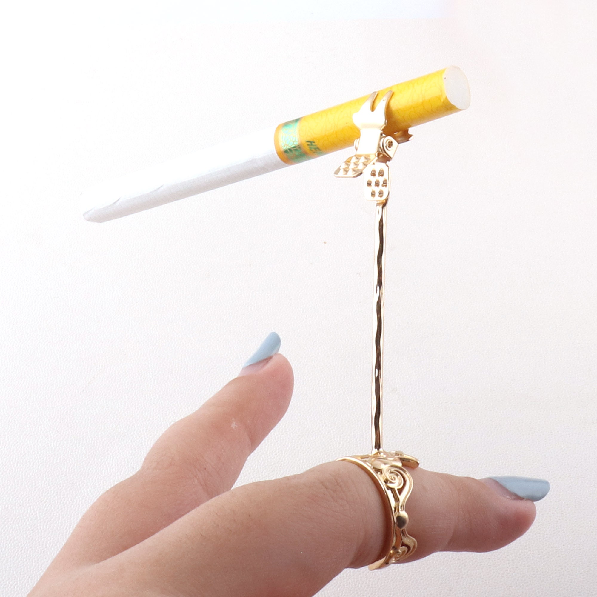 Cigarette Ring Innovative Adjustable Cigarette Holder