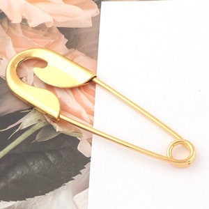 MECCANIXITY Safety Pins 1.06 Inch Large Metal Sewing Pins for Blankets  Skirts Crafts Brooch Making Gold Tone 20Pcs Gold Tone 1.06 Inch