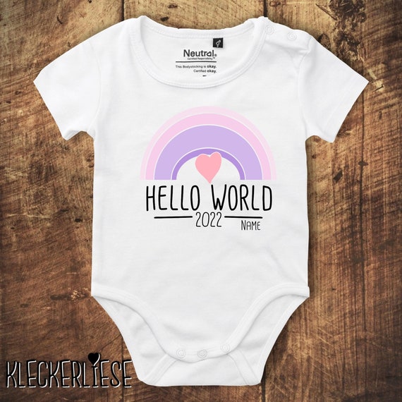 kleckerliese Babybody Body mit Wunschname "Hello World 2022 Regenbogen Wunschname" Fair Wear, Bio, Organic Baby Jungen Mädchen