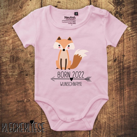 kleckerliese Babybody Body mit Wunschname "Born 2022 Tiermotiv Pfeil Wunschname Name Text Fuchs" Fair Wear, Bio, Organic Baby Jungen Mädchen