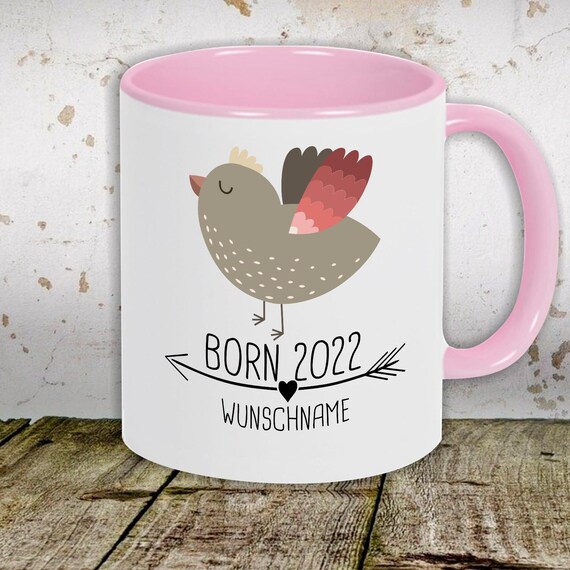 Kaffeetasse mit Wunschnamen Tasse Motiv "Born 2022 Tiermotiv Pfeil Wunschname Name Text Vogel" Tasse Teetasse Milch Kakao