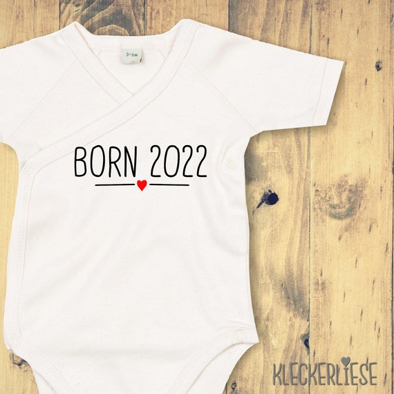 Wickelbody mit Wunschtext "Born Herz Wunschzahl Wunsch Datum" Babybody Strampler Wickelbody Organic Kimono Kurzarm Baby Body