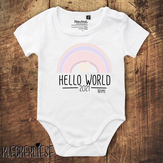 kleckerliese Babybody Body mit Wunschname "Hello World 2021 Regenbogen Wunschname" Fair Wear, Bio, Organic Baby Jungen Mädchen