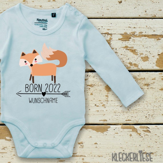 Langarm Body mit Wunschname Babybody "Born 2022 Tiermotiv Pfeil Wunschname Name Text Fuchs" Fair Wear Bio Organic