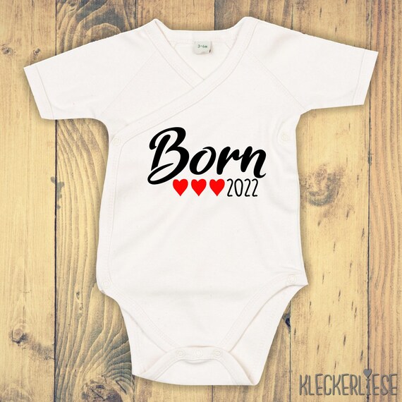 Wickelbody mit Wunschtext "Born Herzen Wunschzahl Wunsch Datum" Babybody Strampler Wickelbody Organic Kimono Kurzarm Baby Body