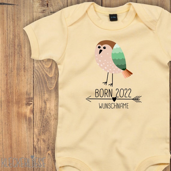 Baby Body mit Wunschtext "Born 2022 Tiermotiv Pfeil Wunschname Name Text Vogel" Babybody Strampler Jungen Mädchen Kurzarm