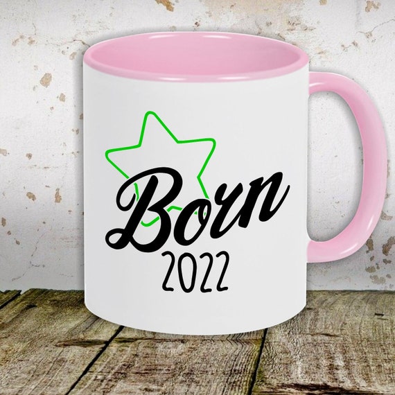 kleckerliese Kindertasse Teetasse Tasse Motiv "Born 2022 2023...." Wunsch Jahr Milch Kakao Kaffeetasse