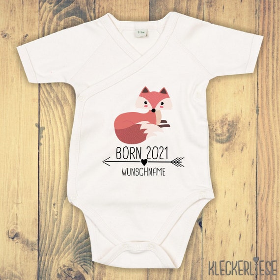 kleckerliese Wickel Baby Body "Born 2021 Tiermotiv Pfeil Wunschname Name Text Fuchs" Babybody Strampler Wickelbody Organic Kimono Kurzarm