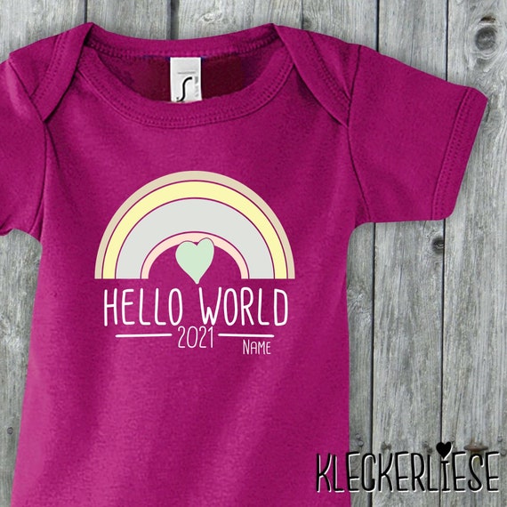 Baby Body mit Wunschname "Hello World 2021 Wunschname" Babybody Strampler Jungen Mädchen