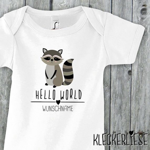 Baby Body mit Wunschname "Hello World Waschbär Wunschname" Babybody Strampler Jungen Mädchen