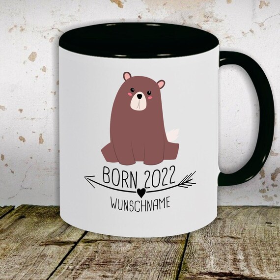 Kaffeetasse mit Wunschnamen Tasse Motiv "Born 2022 Tiermotiv Pfeil Wunschname Name Text Bär" Tasse Teetasse Milch Kakao