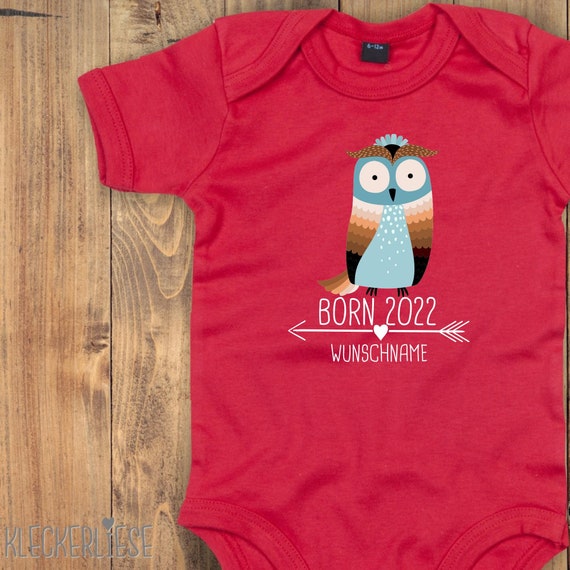 Baby Body mit Wunschtext "Born 2022 Tiermotiv Pfeil Wunschname Name Text Eule" Babybody Strampler Jungen Mädchen Kurzarm