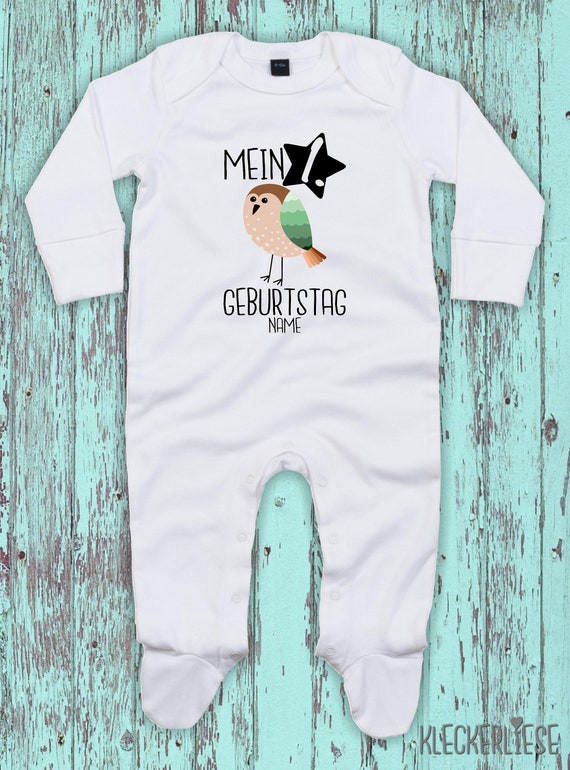 Baby Schlafanzug mit Wunschtext "Mein 1. Geburtstag Vogel mit Wunschname" Sleepsuit Langarm Jungen Mädchen Einteiler Strampler