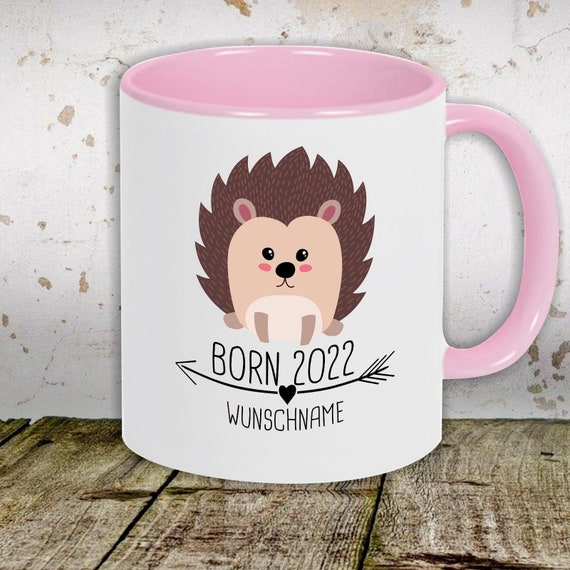 Kaffeetasse mit Wunschnamen Tasse Motiv "Born 2022 Tiermotiv Pfeil Wunschname Name Text Igel" Tasse Teetasse Milch Kakao