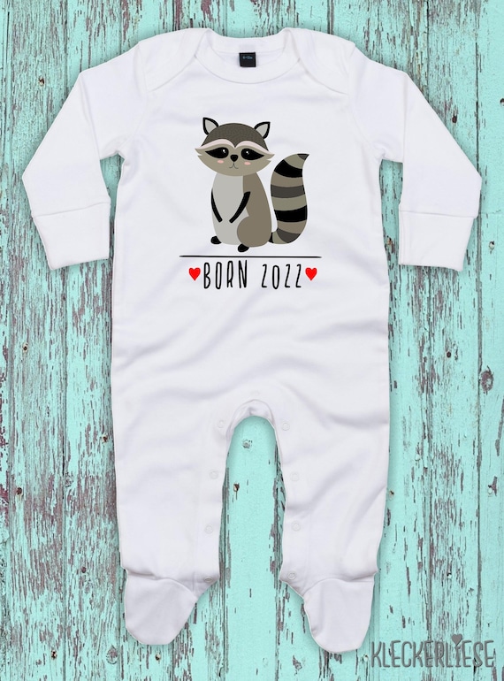 Kleckerliese Baby Schlafanzug "Born 2022 Tiermotiv Waschbär" Sleepsuit Langarm Jungen Mädchen Einteiler Strampler