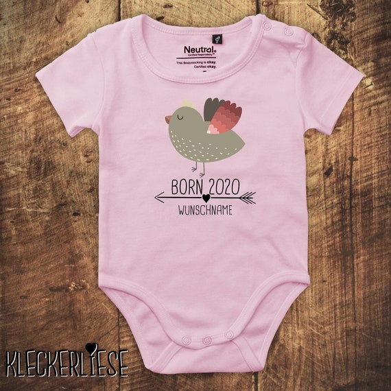 kleckerliese Babybody Body "Born 2020 Tiermotiv Pfeil Wunschname Name Text Vogel" mit Wunschtext oder Namen Fair Wear Jungen Mädchen