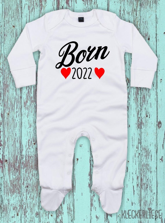 Baby Schlafanzug mit Wunschtext "Born Herzen Wunschzahl Wunsch Datum" Sleepsuit Langarm Jungen Mädchen Einteiler Strampler