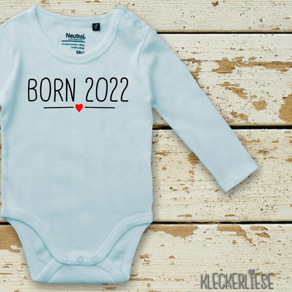 Langarm Body mit Wunschname Babybody "Born Herz Wunschzahl Wunsch Datum" Fair Wear Bio Organic