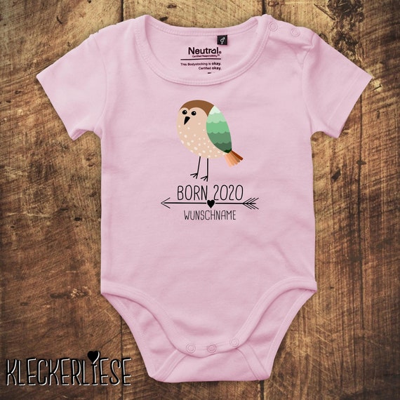 kleckerliese Babybody Body "Born 2020 Tiermotiv Pfeil Wunschname Name Text Vogel" mit Wunschtext oder Namen Fair Wear Jungen Mädchen