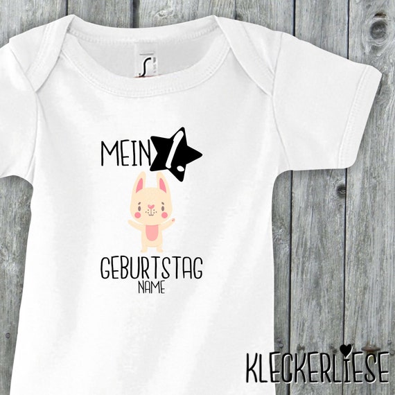 Baby Body mit Wunschname "Mein 1. Geburtstag Hase mit Wunschname" Babybody Strampler Jungen Mädchen