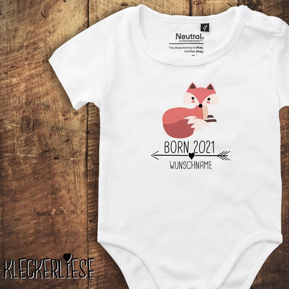 kleckerliese Babybody Body "Born 2021 Tiermotiv Pfeil Wunschname Name und Jahr Text Fuchs" und Jahr Fair Wear Jungen Mädchen