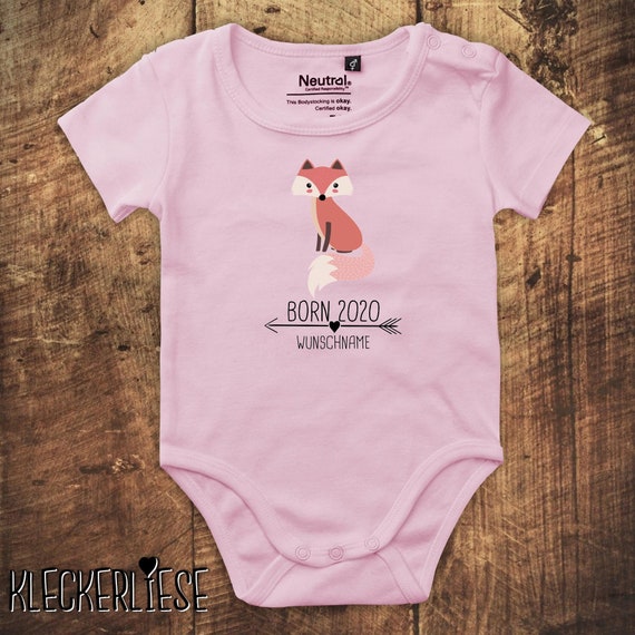 kleckerliese Babybody Body "Born 2020 Tiermotiv Pfeil Wunschname Name Text Fuchs" mit Wunschtext oder Namen Fair Wear Jungen Mädchen