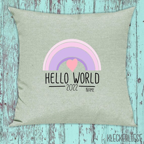 kleckerliese Kissen mit Wunschname "Hello World 2022 Regenbogen Wunschname" Kissenhülle Deko Sofa Hülle Kissenbezug