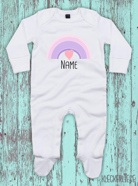 Baby Schlafanzug mit Wunschtext "Regenbogen mit Wunschname" Sleepsuit Langarm Jungen Mädchen Einteiler Strampler